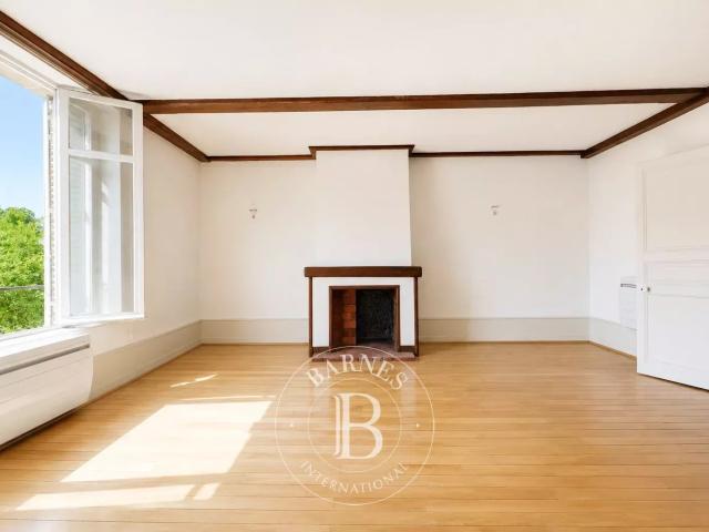 NANCY – Appartement de caractère de 160 m² avec stationnemen. 160m² Nancy