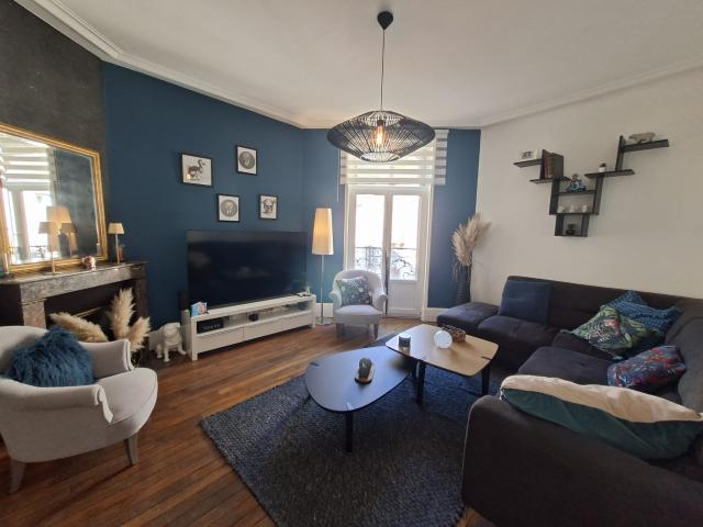 Nancy, appartement de charme 95 m2, 2 chambres, 2 salles de bain, belle pièce de vie