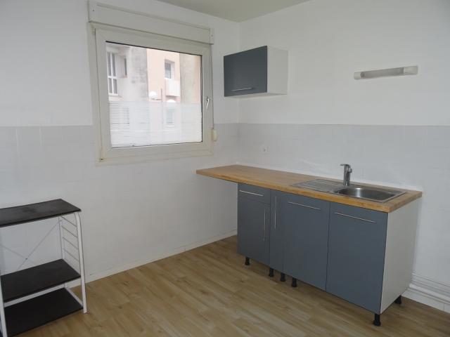 Nancy Artem, appartement duplex F4 jardin garage