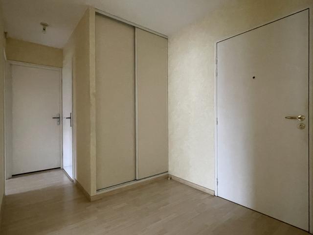 NANCY KINEPOLIS BEL F2 DE 55 M2 RÉNOVÉ AVEC UN GRAND BALCON DANS UN QUARTIER DYNAMIQUE