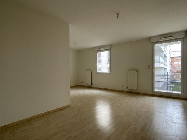 NANCY KINEPOLIS BEL F2 DE 55 M2 RÉNOVÉ AVEC UN GRAND BALCON DANS UN QUARTIER DYNAMIQUE