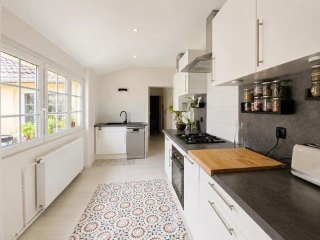 Nancy proche Faubourg des Trois Maisons, Appartement lumineux de