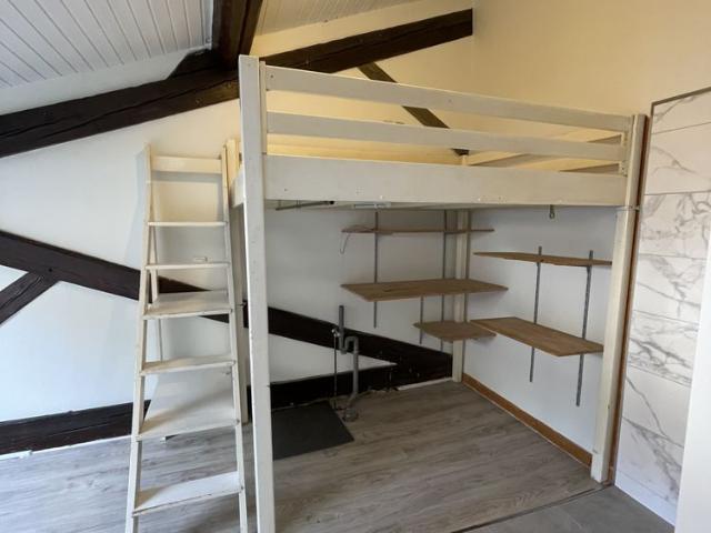 NANCY RUE ST JULIEN STUDIO MEZZANINE NON MEUBLE