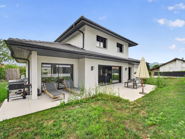 NANGY villa contemporaine récente