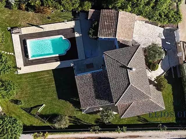 Nans les Pins 83860 Achat / Vente maison 6 pièces t6 piscine terrasse