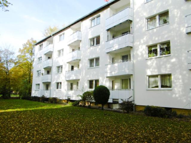 Naabstr. 5, E L Modernisierte 3 Zimmer Wohnung mit Loggia Erstbezug!