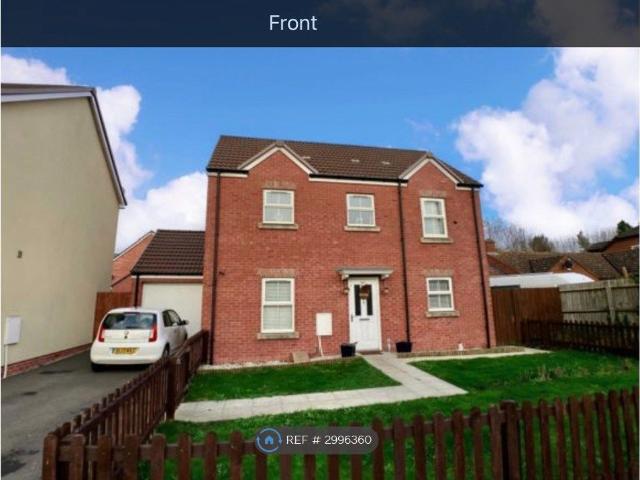 Naas Lane, Quedgeley, Gloucester GL2, 3 bed detached house to rent, £1,500 pcm | PrimeLocation