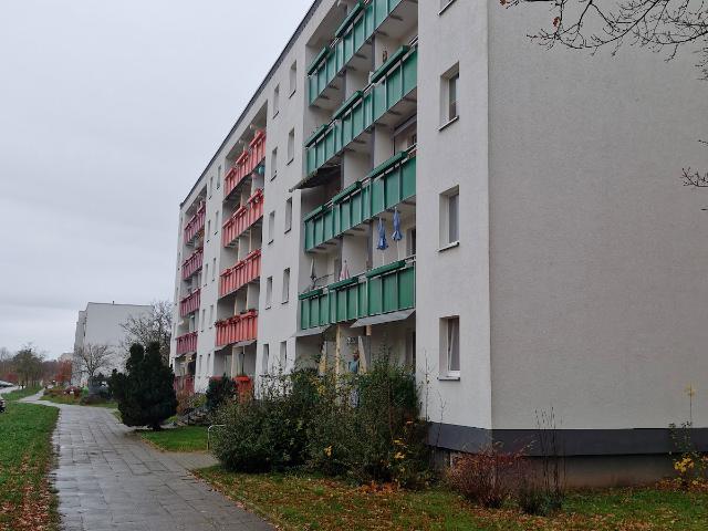 Nach Herrichtung Vermietung ab 15.07.2026 4 Raum mit Balkon und Badewanne