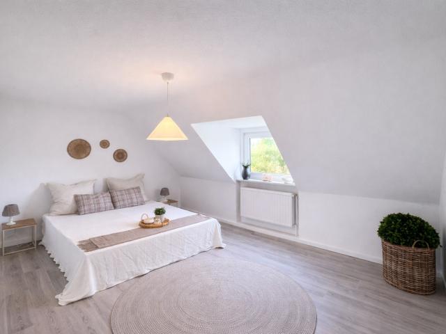 Nach Kernsanierung Top moderne Wohnung