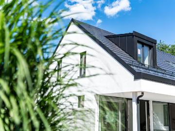 Nachhaltige Architektur in Perfektion: Neubau EFH mit top Energieeffizienz A+ provisionsfrei