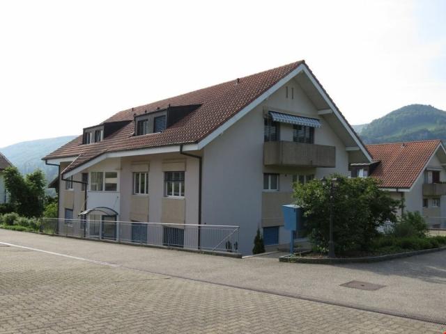 Nachmieter für 3.5 Zimmerwohnung mit Gartensitzplatz in Liesberg gesucht