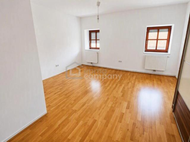 Nachmieter für klimatisierte und renovierte 2 Zimmer Wohnung gesucht!