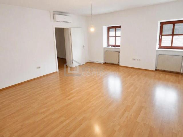 Nachmieter für klimatisierte und renovierte 2 Zimmer Wohnung gesucht!