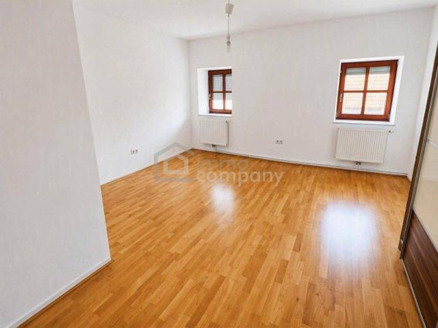 Nachmieter für klimatisierte und renovierte 2 Zimmer Wohnung gesucht!