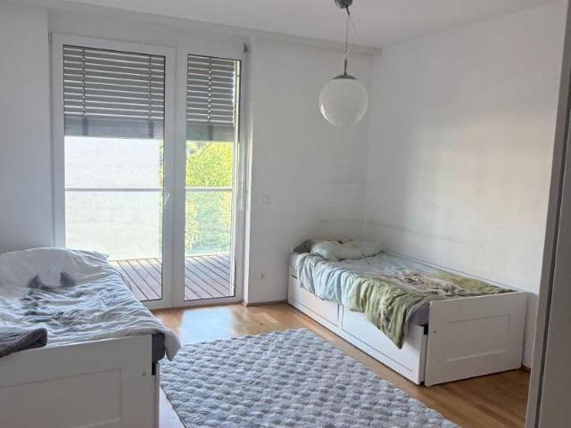 NACHMIETER GESUCHT ab sofort: 3 Zimmer Wohnung mit großer Loggia
