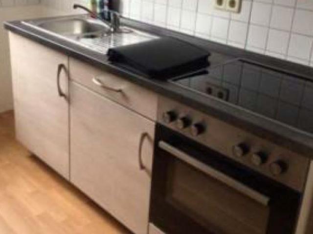 Nachmieter gesucht für Wohnung mit Einbauküche im 1. OG