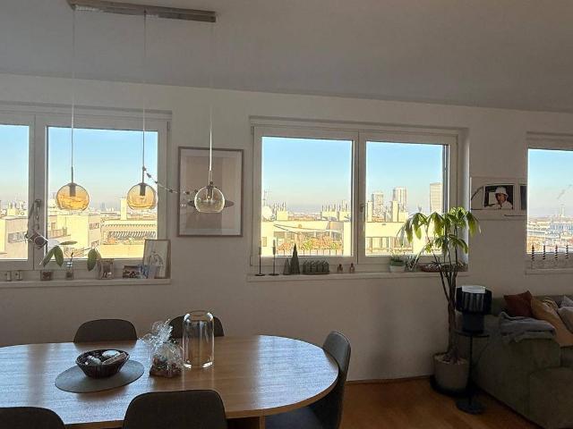Nachmieter gesucht tolle 2 Zimmer DG Wohnung mit Klimaanlage