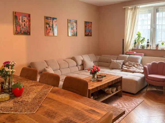 Nachmieter zum 1.12. gesucht! Stuttgart West: Helle 3 Zimmer Wohnung mit 83 m² Wohnfläche und Balkon