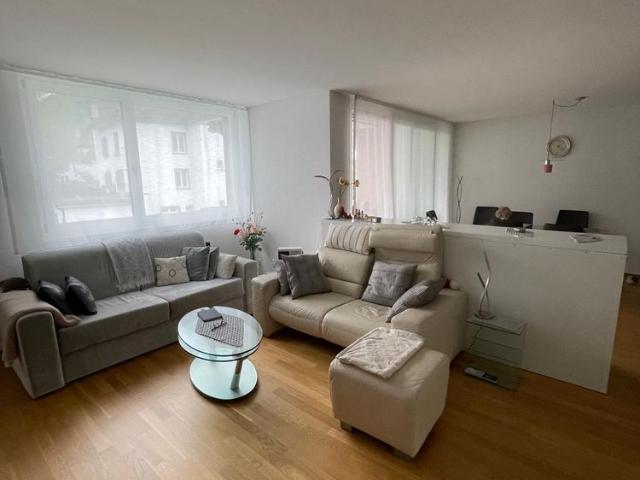 Nachmieter/in gesucht für schöne 2,5 Zimmerwohnung in Glarus