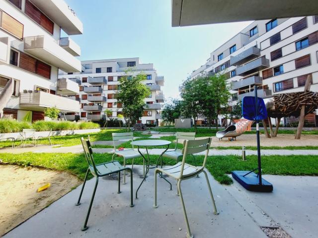 Nachmietersuche | 2 Zimmer Wohnung mit Balkon nahe U2 Aspernstraße – Fitness & Sauna im Haus