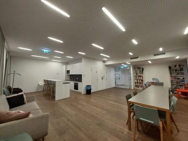 Nachmietersuche | Moderne 3 Zimmer Familienwohnung mit hofseitigem Balkon nahe U2 Aspernstraße | Fitness & Sauna im Haus