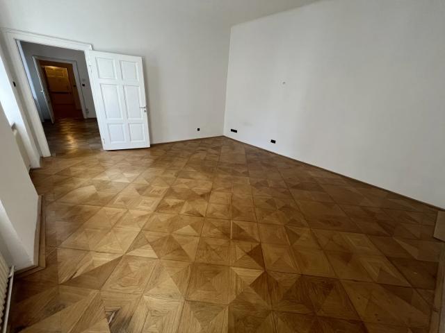 Nächst Altes AKH + Alser Straße + Innenhof + UNBEFRISTET!