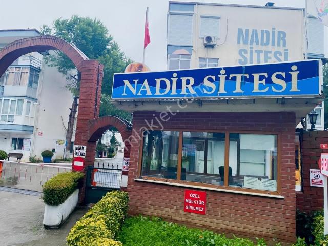 Nadir Sitesinde Eşyalı Ferah Denize Sıfır Merkezde Kiralık Daire