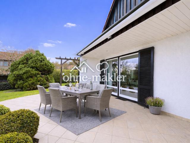 Nah am See: Helle, großzügige und einzugsbereite DHH mit Sonnengarten und Garage PROVISIONSFREI !