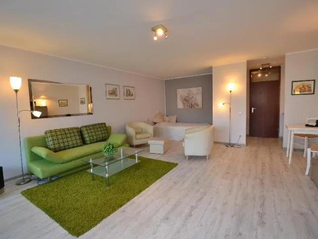 Nah bei Düsseldorf: Vollmöbliertes Apartment – Pool und Sauna im Haus – Erkrath Unterfeldhaus