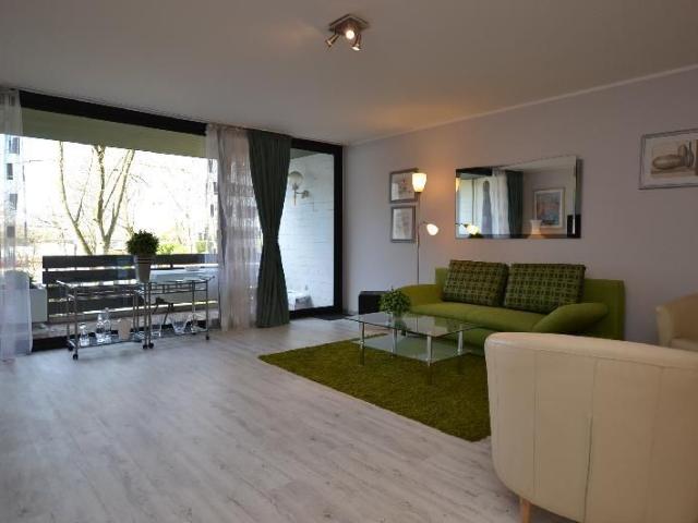 Nah bei Düsseldorf: Vollmöbliertes Apartment Pool und Sauna im Haus Erkrath Unterfeldhaus
