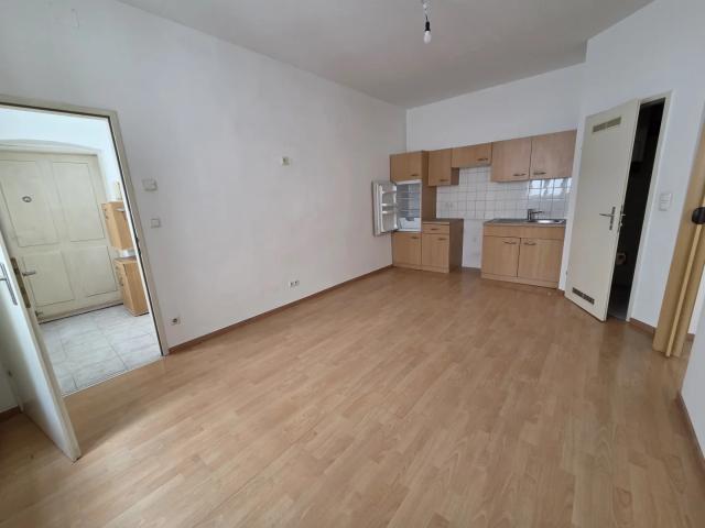 NÄHE MARIAHILFERSTRAßE 2 ZIMMERWOHNUNG 4.STOCK OHNE LIFT
