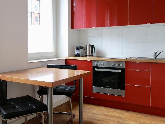 Nähe Messezentrum Stylisch möbliertes Apartment in Köln Deutz – zeitwohnen.de