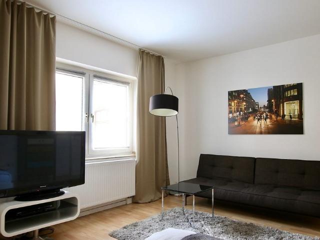 Nähe Aachener Weiher: Apartment mit Balkon