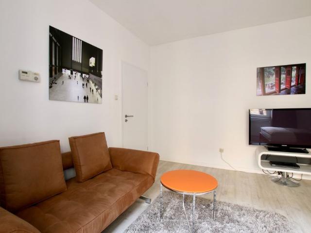 Nähe Aachener Weiher: modernes Apartment mit Balkon