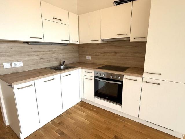 Nahe Akademiepark: Top 3 Zimmer Wohnung mit 11m² SÜD Loggia