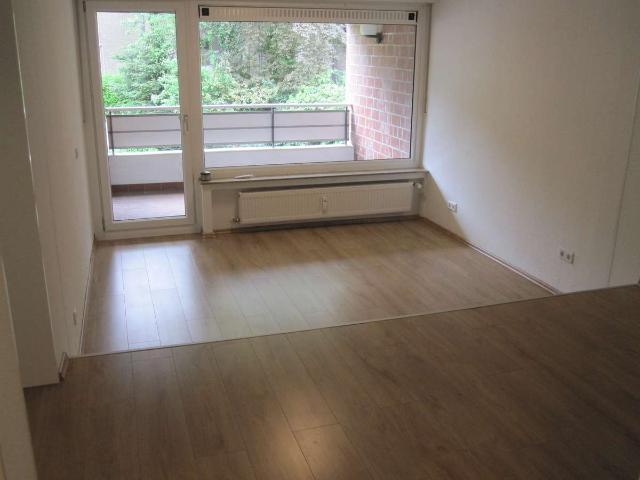 Nähe Altstadt RE. im 1. OG modernisierte 2,5 Zi = ca. 60 m² Wfl. mit Balkon Loggia + 1 Garage