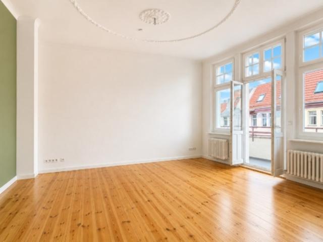 Nähe Altstadt Spandau mit 2 Balkonen im Altbaucharme