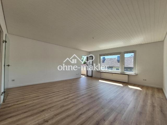 Nahe Bahnhof & Innenstadt: Helle 3 Zimmer Wohnung mit Balkon & EBK