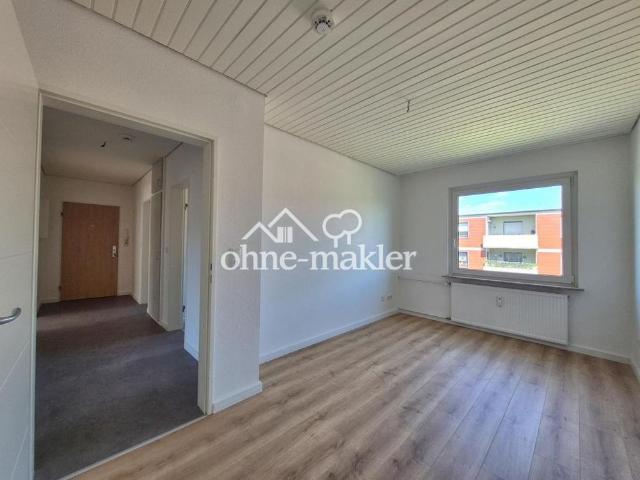 Nahe Bahnhof & Innenstadt: Helle 3 Zimmer Wohnung mit Balkon & EBK