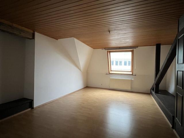 Nähe Dietrichsteinplatz: Schöne 4 Zimmerwohnung im Dg