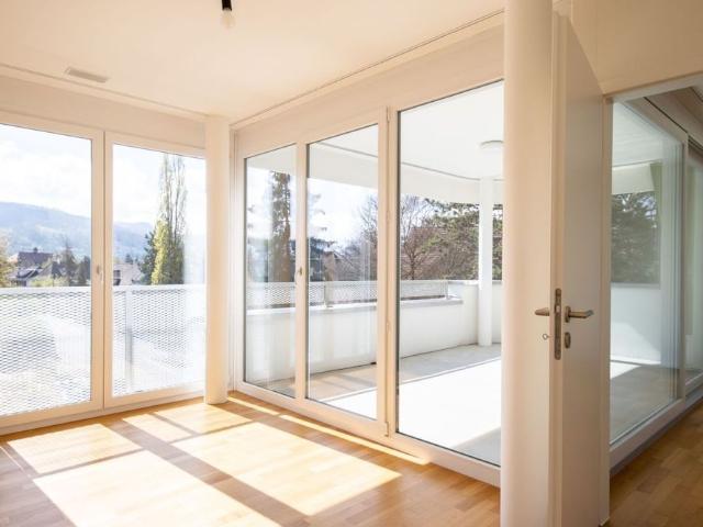 Nähe Gartenstadt, Münchenstein Moderne 2 1/2 Zimmer Wohnung im 4.OG