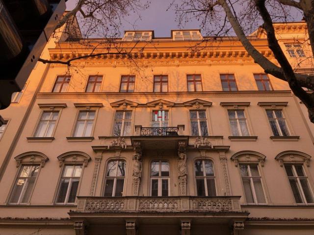 Nähe Innenstadt Exklusive DG Wohnung mit 122m2 5 Zimmer in 1020 Wien – Ihr neues Zuhause!