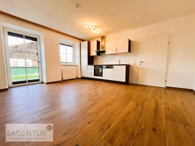 NAHE INNSBRUCK: Wunderschöne, neu renovierte 2 Zimmerwohnung mit ca. 117m² großem Garten ab sofort zu kaufen!