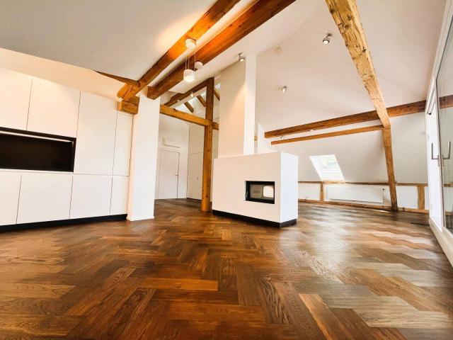 NAHE Innsbruck: Modern alpine, ca. 150 m² große, klimatisierte Dachgeschosswohnung mit 2 Dachterrassen zu mieten!