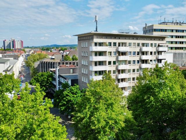 Nähe Landgericht: Frisch renovierte 2 Zimmer Wohnung mit Altstadtpanorama