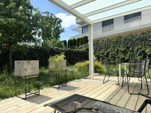 NÄHE LKH: Designer Wohnung mit großer Terrasse