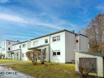 NÄHE LKH+ Helle 2 Zimmer Wohnung extra Küche mit Balkon und TG Parkplatz