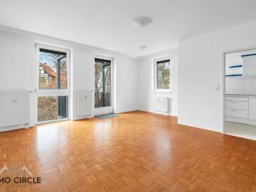 NÄHE LKH+ Helle 2 Zimmer Wohnung extra Küche mit Balkon und TG Parkplatz