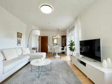 Nähe LKH Perfekte Lage Charmante, gemütliche und sonnige 3 Zimmer Wohnung mit Balkon mit Blick ins Grüne und auf den Leonhardbach!