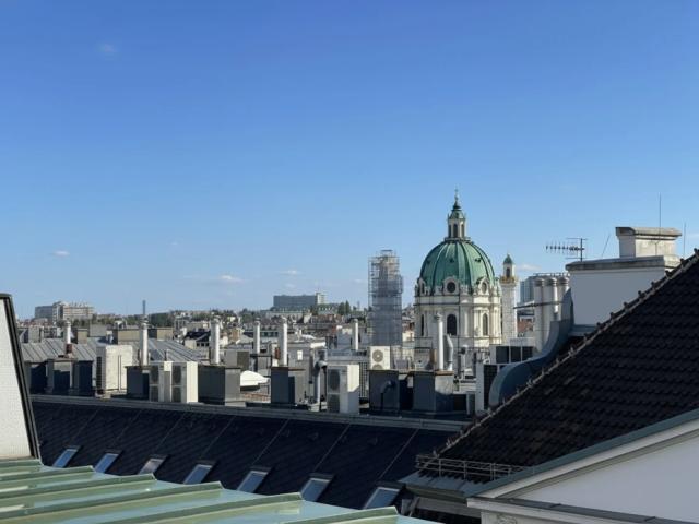 NÄHE STAATSOPER ruhig gelegene 3 Zimmer Wohnung mit 40m² Terrasse im Dachgeschoss 9. Etage !